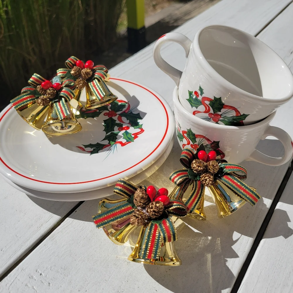 Fiesta Holly Berry Ribbon Coffee Tea Cups & Salad Bread Plates (2)  Napkin Rings